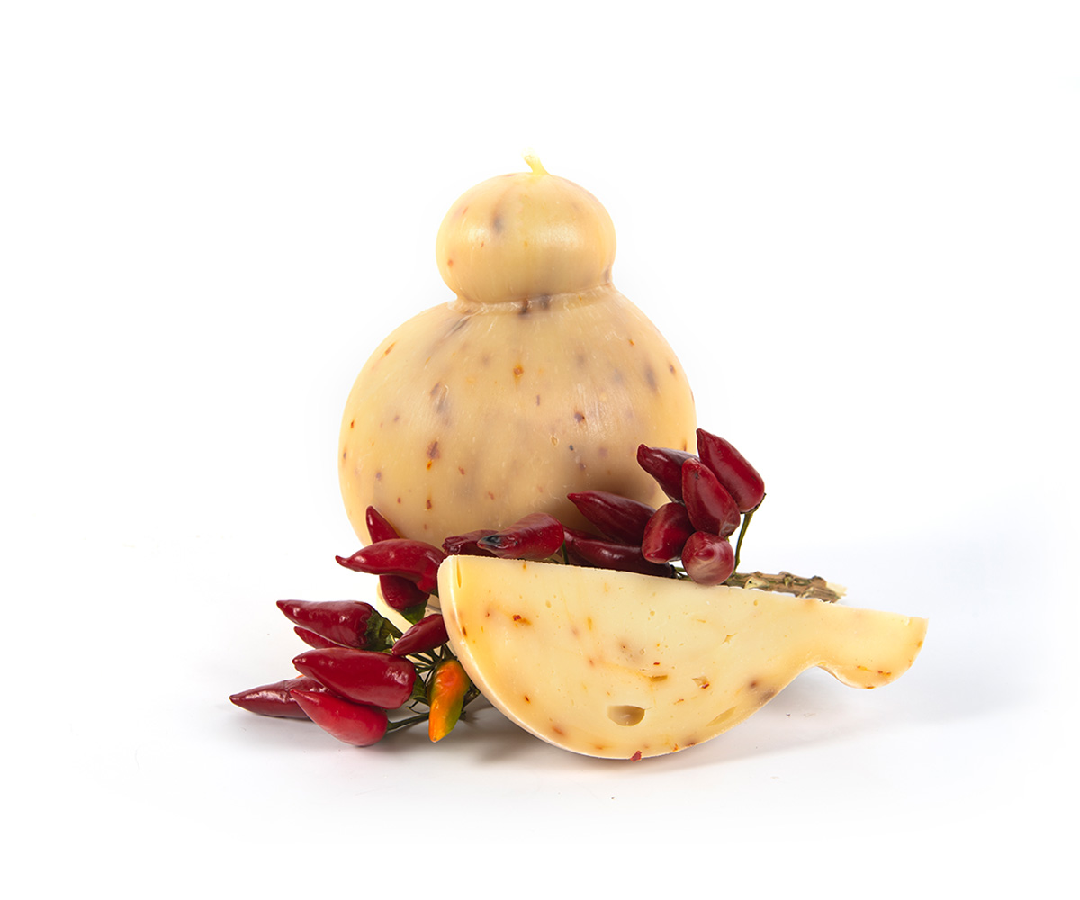 Il Caciocavallo Pugliese al Peperoncino Piccante Caciocavallo Pugliese l Caciocavallo al Peperoncino Piccante – Caseificio La Valle